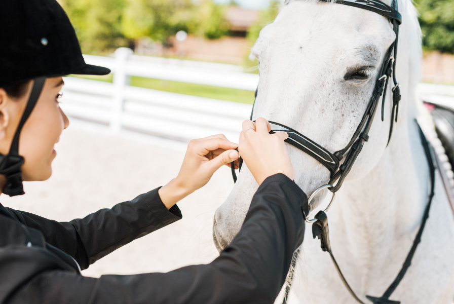 飲食店で働く女性